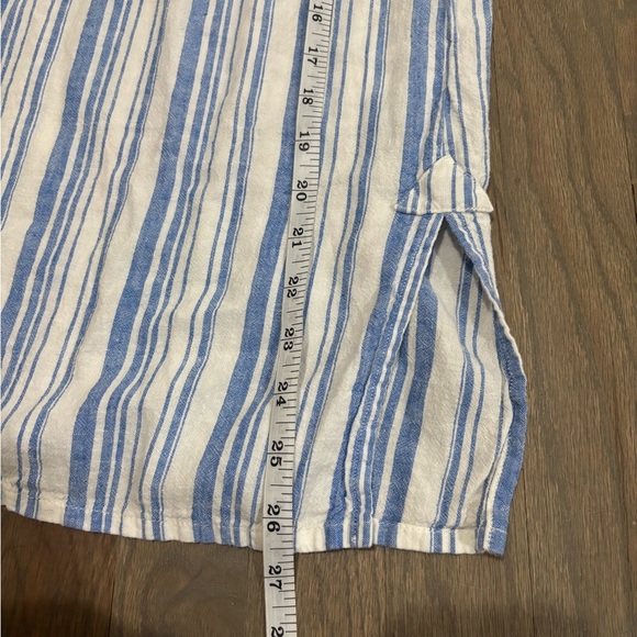 Cabi Linen Blend "Pacific Top" in Washed Stripe. Small - Picture 9 of 9